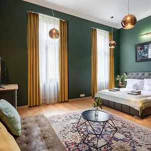 The Pearl Of The Heart Of Apartamento Budapeste